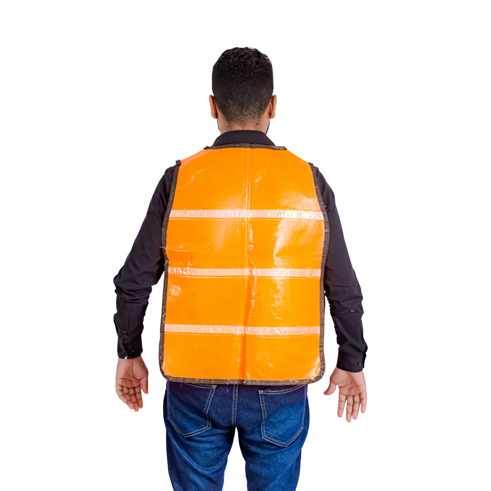 COLETE TIPO BLUSÃO TRAZ.png